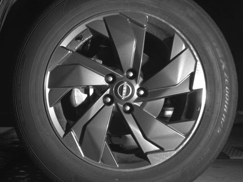Used 2025 Nissan Rogue SV FWD image 12