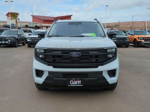 Used 2025 Ford Expedition Max Active AWD/4WD image 11