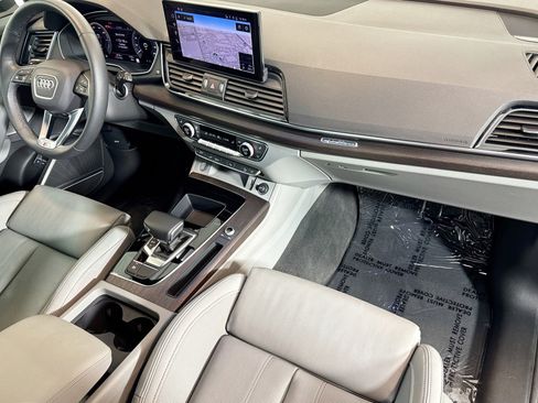 Used 2025 Audi Q5 e Premium Plus w/ Premium Plus Package image 28
