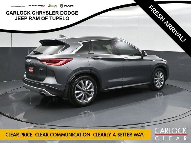 Used 2019 INFINITI QX50 Luxe w/ Navigation Package AWD/4WD image 3