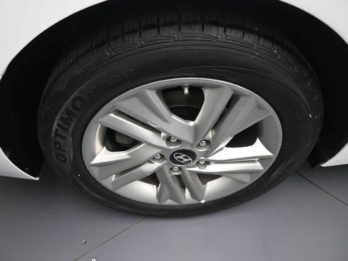 Used 2019 Hyundai Elantra SEL FWD image 13