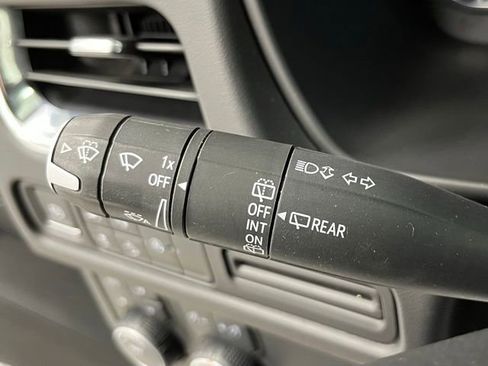 Used 2023 Chevrolet Suburban Premier AWD/4WD image 31
