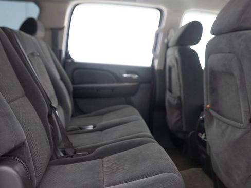 Used 2007 Chevrolet Suburban LT AWD/4WD image 36