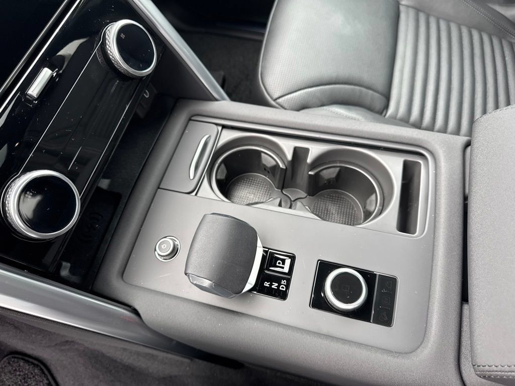 New 2026 Land Rover Discovery S AWD/4WD image 13