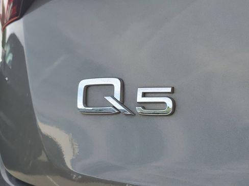 Used 2023 Audi Q5 2.0T Premium w/ Convenience Package image 6