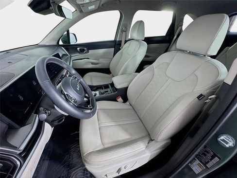 Certified 2025 Kia Sorento EX FWD image 11