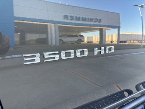 Used 2022 Chevrolet Silverado 3500 LT w/ Convenience Package image 11