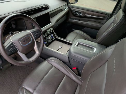 Used 2024 GMC Yukon Denali w/ Advanced Technology Package image 26