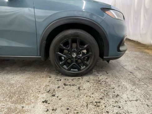 Certified 2025 Honda HR-V Sport image 15