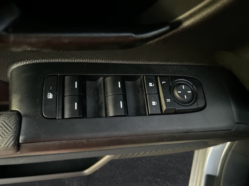Used 2024 Toyota Tacoma SR5 AWD/4WD image 13
