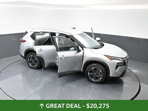 Used 2024 Nissan Rogue SV image 60