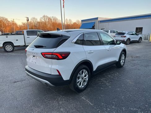 Used 2024 Ford Escape Active image 3
