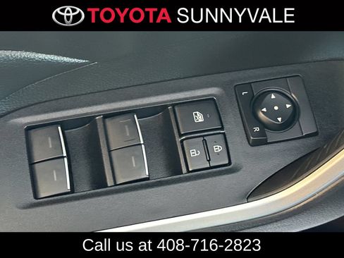 Used 2022 Toyota RAV4 XLE Premium AWD/4WD image 18
