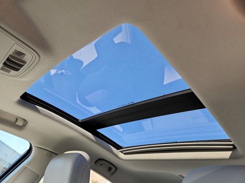 Used 2013 Buick LaCrosse Touring image 14