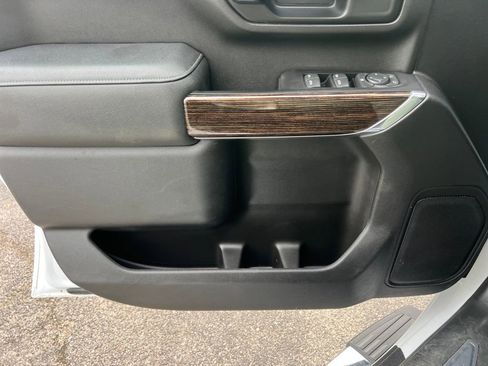 Used 2023 GMC Sierra 2500 SLE w/ SLE Value Package; image 10