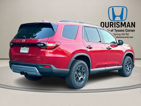 New 2025 Honda Pilot TrailSport image 3