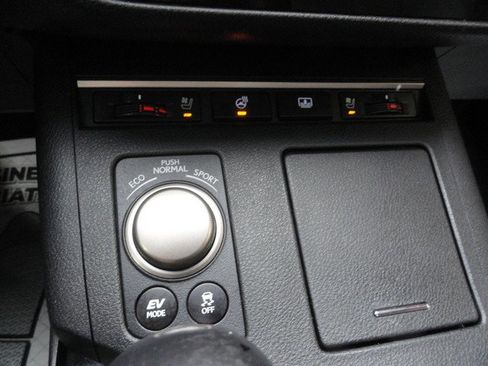 Used 2015 Lexus ES 300h image 12