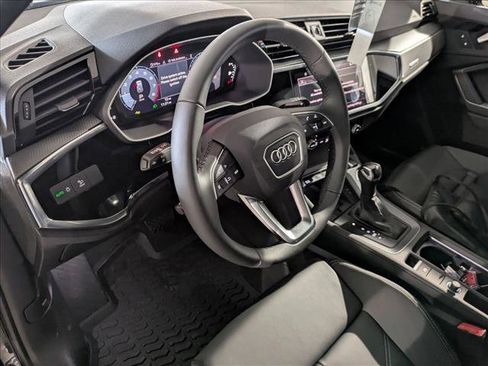 New 2025 Audi Q3 2.0T Premium image 3