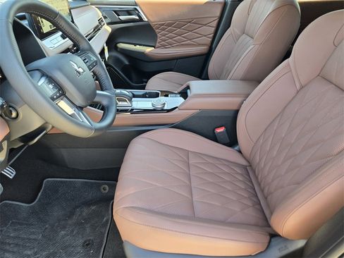 New 2025 Mitsubishi Outlander SEL image 10