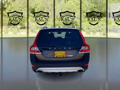 Used 2016 Volvo XC70 T5 Premier w/ Proximity Package image 6