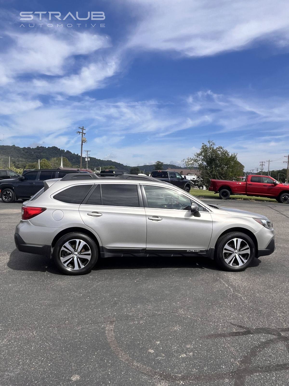 Used 2019 Subaru Outback 2.5i Limited w/ Popular Package #2 AWD/4WD image 9
