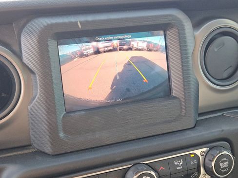 Used 2022 Jeep Wrangler Unlimited Sport image 18