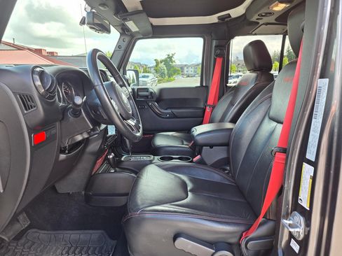 Used 2017 Jeep Wrangler Unlimited Rubicon AWD/4WD image 21