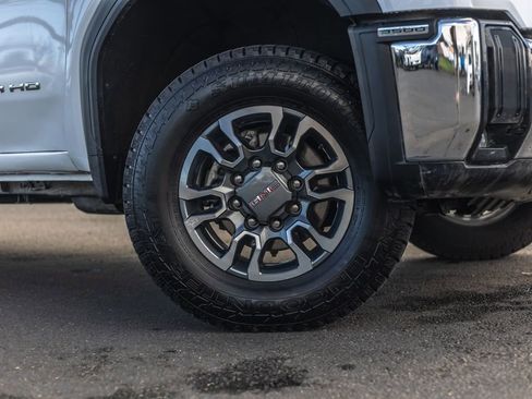 Used 2024 GMC Sierra 3500 SLE w/ SLE Convenience Package image 4