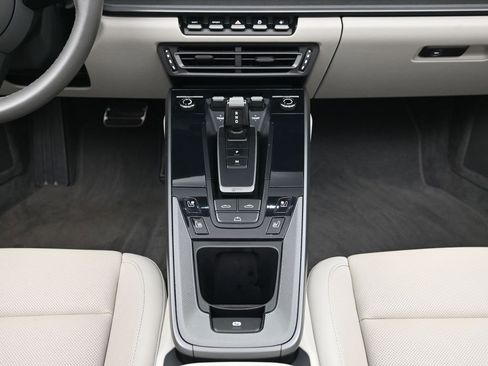 Used 2024 Porsche 911 Carrera image 8