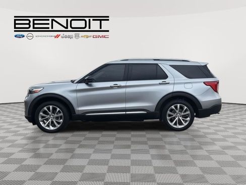 Used 2023 Ford Explorer Platinum w/ Technology Package AWD/4WD image 7