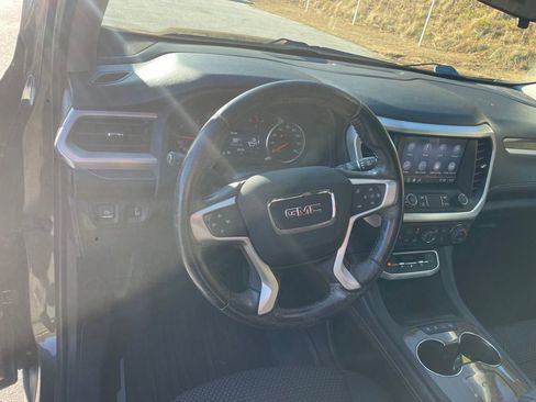 Used 2020 GMC Acadia SLE image 11