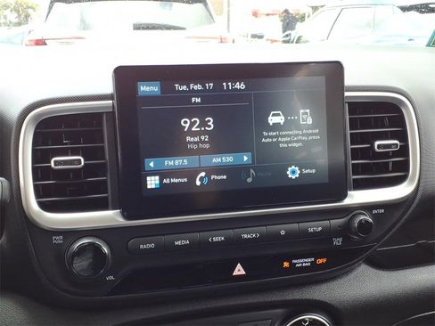 Used 2021 Hyundai Venue SE image 17