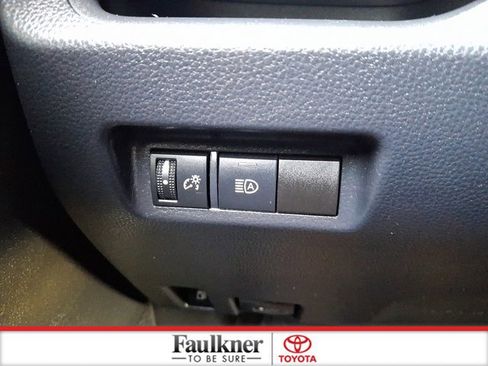 Certified 2020 Toyota RAV4 XLE image 24