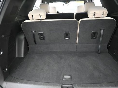 Used 2022 Chevrolet Traverse LS FWD image 27
