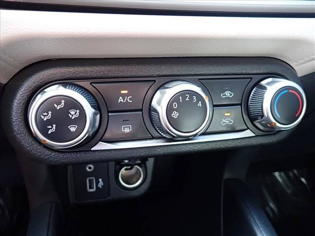 Used 2021 Nissan Versa SV FWD image 17