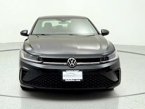 Used 2025 Volkswagen Jetta Sport FWD image 2