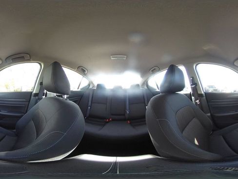 Used 2025 Nissan Altima 2.5 SV FWD image 43