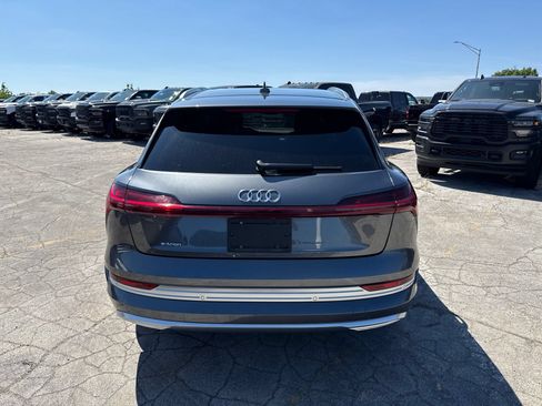 Used 2019 Audi e-tron Prestige w/ Prestige Package AWD/4WD image 7