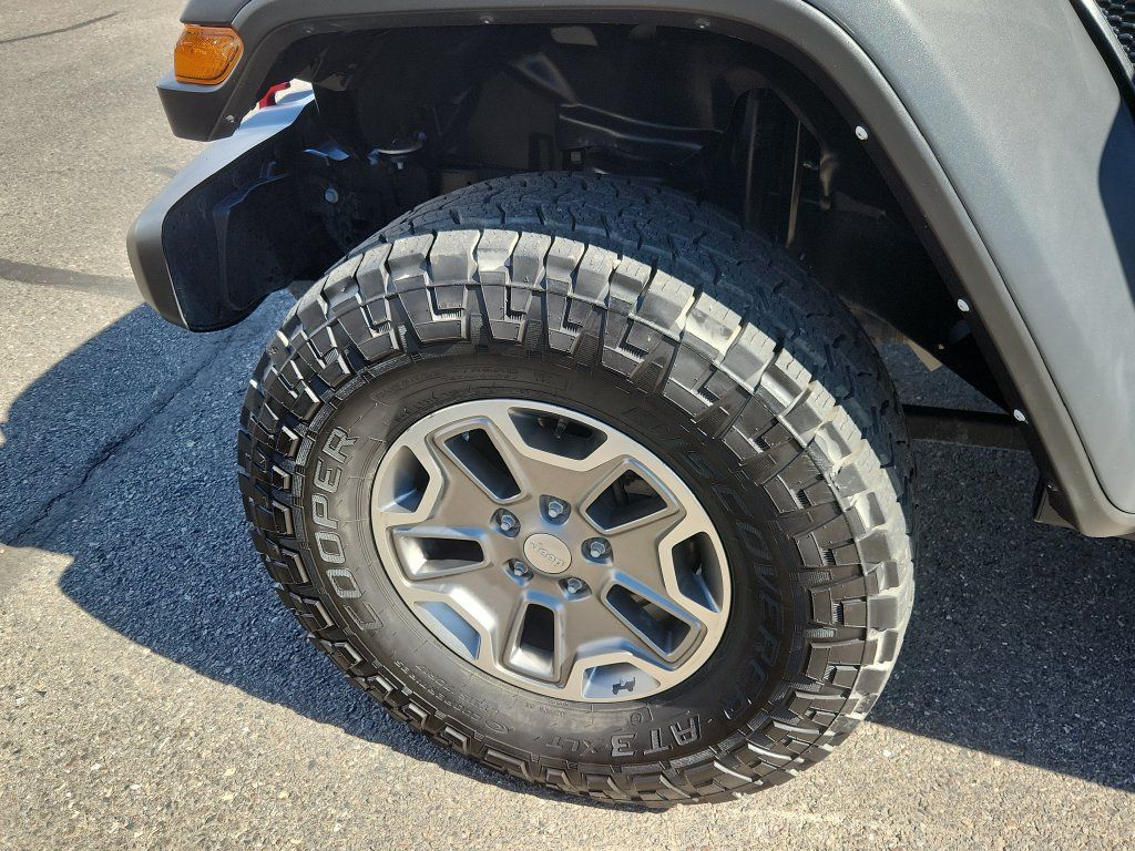 Used 2021 Jeep Wrangler Unlimited Rubicon AWD/4WD image 17