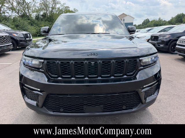 Used 2025 Jeep Grand Cherokee Limited w/ Luxury Tech Group II AWD/4WD image 4
