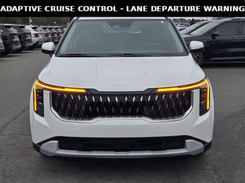 Certified 2025 Kia Carnival LXS image 2