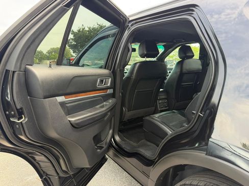 Used 2017 Ford Explorer Limited AWD/4WD image 11