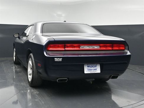 Used 2013 Dodge Challenger SXT RWD image 7