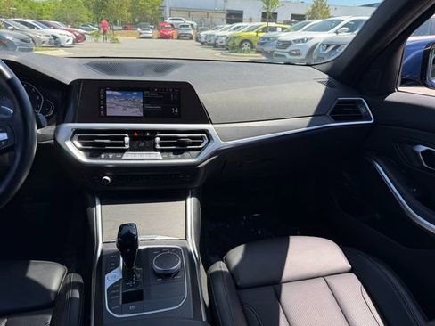 Used 2022 BMW 330i Sedan w/ Driving Assistance Package RWD image 15