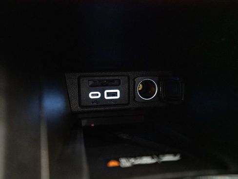 Used 2022 Chevrolet Bolt EUV LT w/ Convenience Package image 27