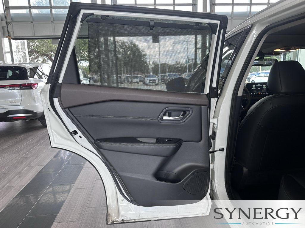 Used 2023 Nissan Rogue SL w/ SL Premium Package FWD image 30