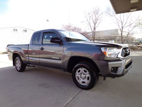 Used 2015 Toyota Tacoma 2WD Access Cab w/ SR5 Package image 3