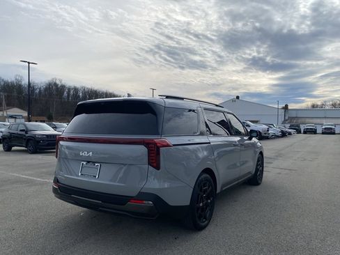 Certified 2025 Kia Carnival SX Prestige image 2