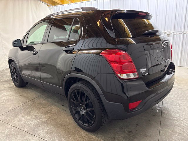 Used 2021 Chevrolet Trax LT w/ Midnight Edition FWD image 7