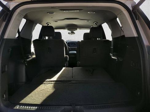 Used 2022 GMC Acadia SLE w/ Driver Convenience Package image 8